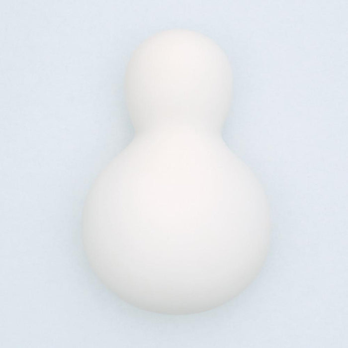  With the snowman shaped YUKI, you can enjoy its vibrations, and its semi-insertable tip. &nbsp; 